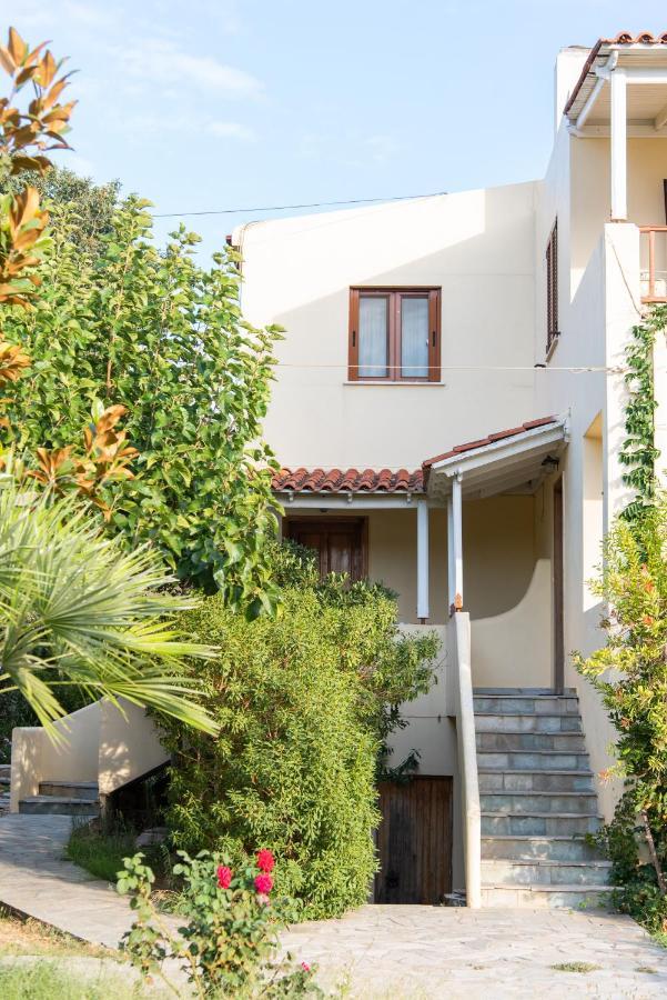 Holiday Rooms Otzias Luaran gambar