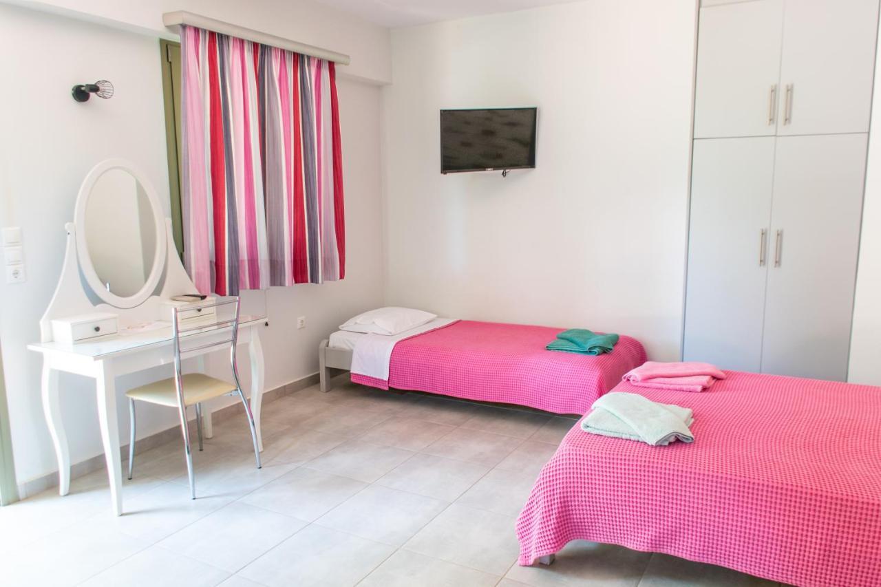 Holiday Rooms Otzias Luaran gambar