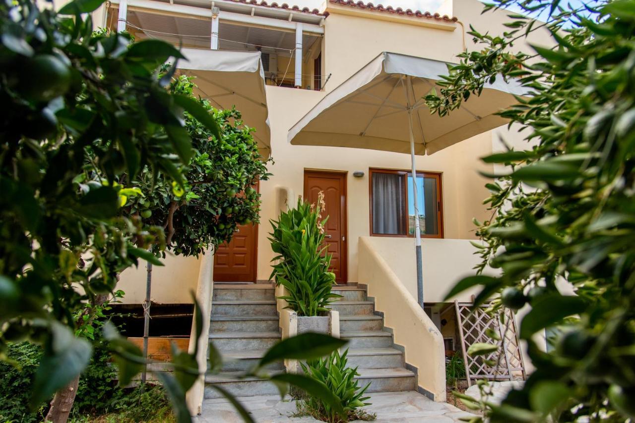Holiday Rooms Otzias Luaran gambar