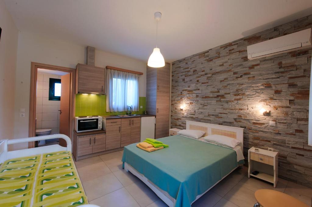 Holiday Rooms Otzias Bilik gambar