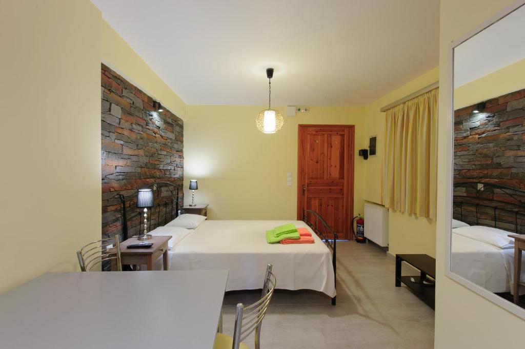 Holiday Rooms Otzias Luaran gambar