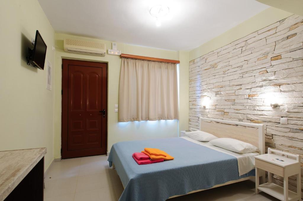 Holiday Rooms Otzias Luaran gambar
